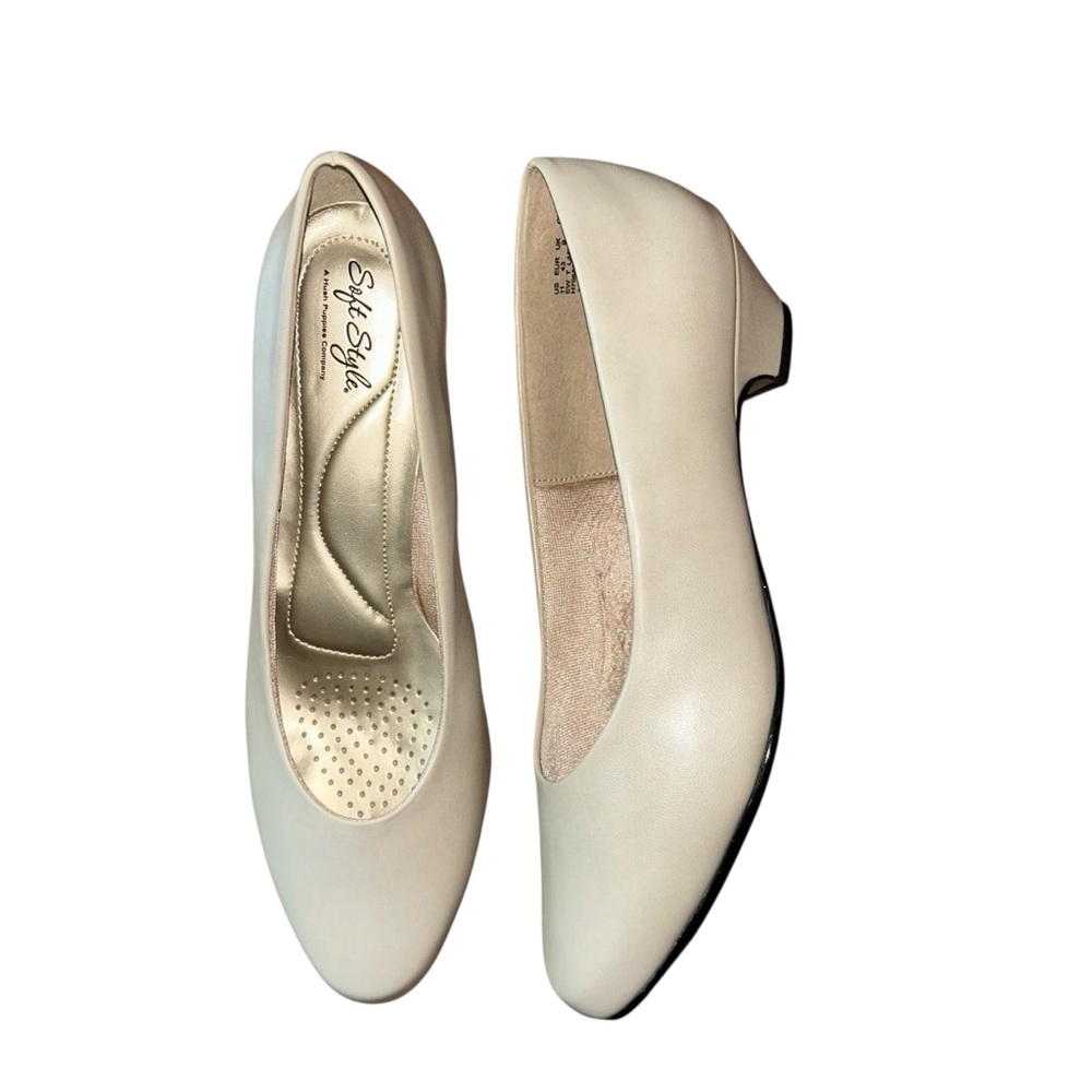 Soft Style Hush Puppies Women's Cream Pumps Low Heels‎ Size 11 EW